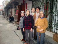 neighbors of Yannan's  family home